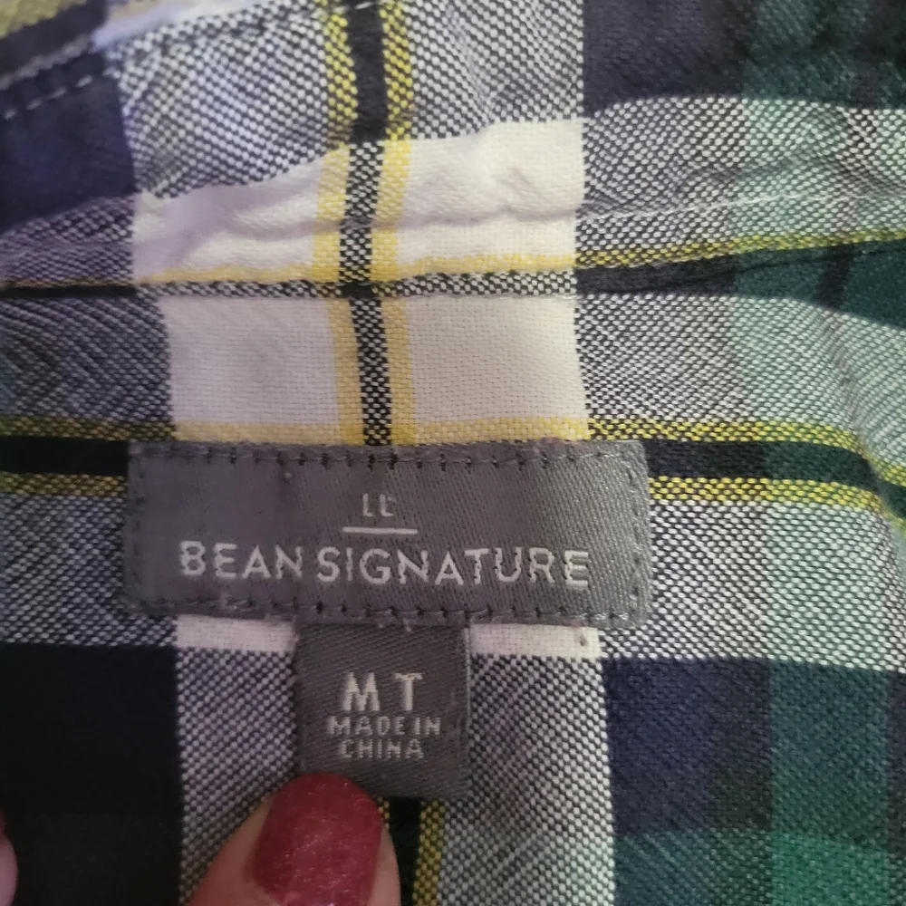 Ll bean signature long sleeve button up size M T. Men or women's